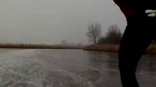 preview picture of video 'Schaatsen - Broek in Waterland - 20081231 - 2'