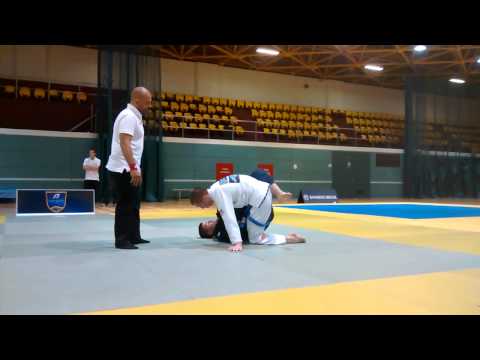 Francis Gumby Quinn vs Nicolas Roy