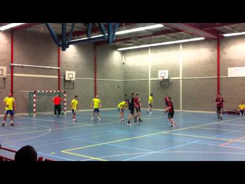 Goal Frank Loeffen voor Olympia'89 tegen Internos