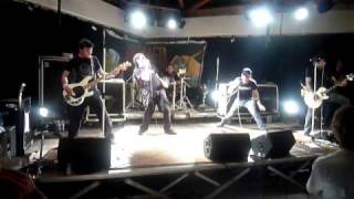 Janez Detd @ Centre Culturel René Magritte : Dog Eat Dog Cover (Lessines - 27/11/09)