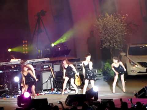 [fancam] Wonder Girls- Tell Me- Korean Music Festival Hollywood Bowl 5.1.2010