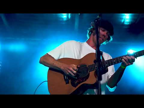 Alivan Blu - Let Me Go // Live at Marketta
