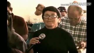 testiga de Jehová dice prohibido comer sangre🤔 padre Luis toro le explica con las escrituras📖🕊🔥
