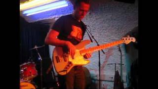Frowin Ickler a sensational bass solo in Muddys Club Weinheim