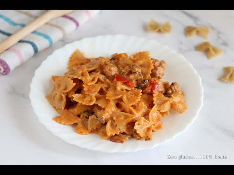 Farfalle cremose con salsiccia e peperoni