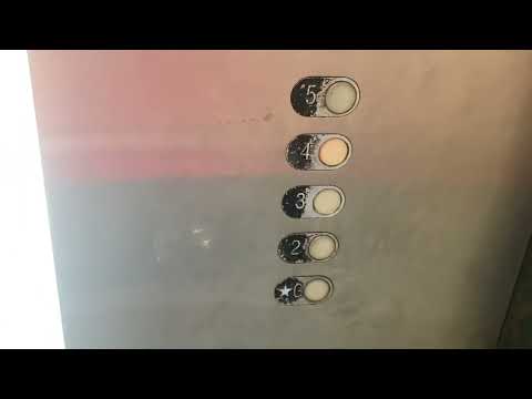 1076. Westinghouse RT Hydraulic Elevator at The 2nd Street Parking Deck - Wilmington, NC