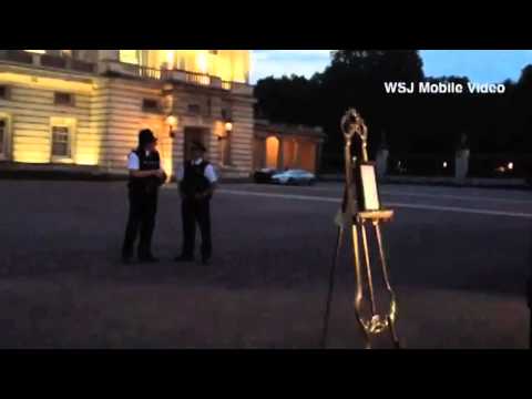 Royal Baby Video | Crowds Outside Buckingham Palace for Royal Baby