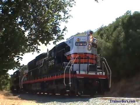 Classic Railroad Series 979 - SP SD9 and GP9 On Niles Canyon Railway