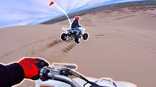 Crazy Giant Sand Dune Drag Race!! Carl vs Jinger Who Will Win?