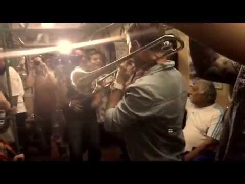  Орлин Павлов с лайв в софийското метро