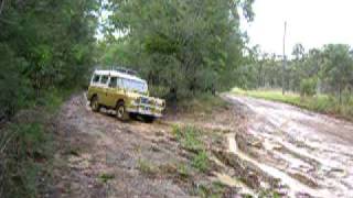 preview picture of video 'landy in the queensland rain'