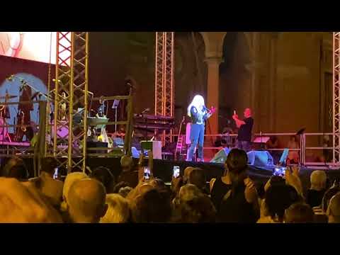 Ivana Spagna canta " il cerchio della vita "