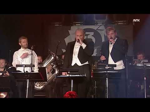 Radioresepsjonen Synger SigarettestJinglen med KORK på Rockefeller