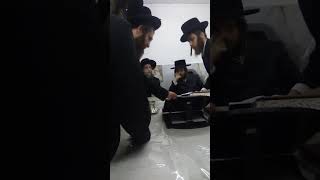 Kretchnif Siget Rebbe Visiting his brother Kretchnif Kiryat Ata Rebbe
