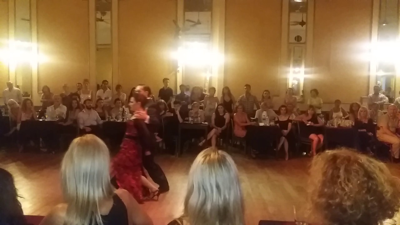 Video thumbnail for Jonathan Spitel y Betsabet Flores en la Milonga Itinerante - Gallo Ciego