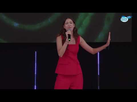 19 Augustė Paulavičiūtė (Klaipėda, Lithuania) - "Don't you worry 'bout a thing"