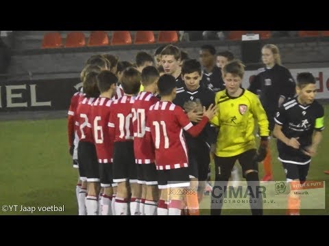 Voor aanvang SV TEC JO13-1 - PSV JO12-1
