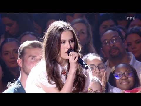 Jeanne interprète son single « Respire fort » sur le plateau de la Star Academy