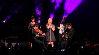 Kelly Clarkson - &quot;Don&#39;t You Want to Stay&quot; Live in Raleigh, NC