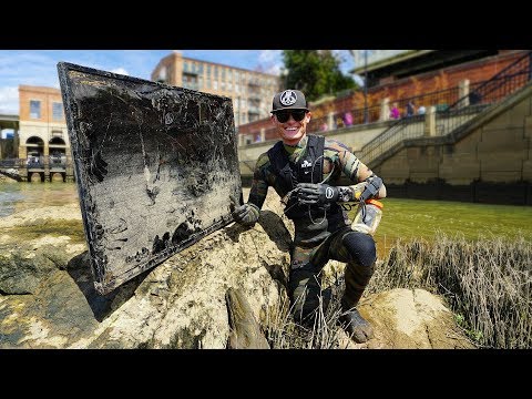 Found Flat Screen TV While Searching Drained River for Interesting Finds! (Does It Still Work??) Video