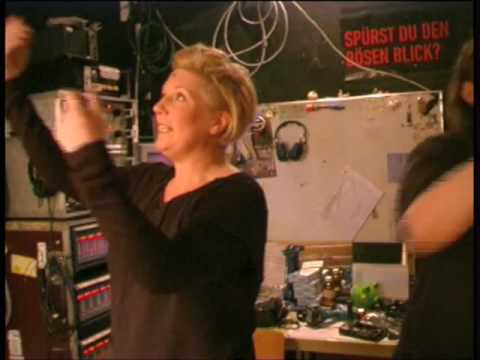 Carin Filipcic führt durchs Raimund Theater