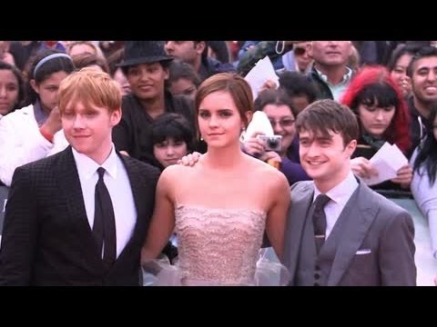 Why Was 22-Year-Old Emma Watson Mistaken For A Child? - Splash News | Splash News TV