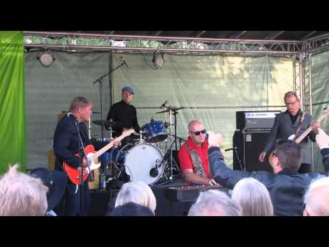 Esa Pulliainen C-Combo feat. Mr.Breathless Mä Oon Rock-Kuningas