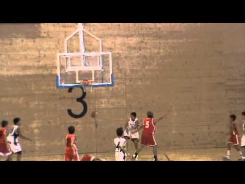 Cistella Jofre assistència Algué al partit Mini CBiUM Manresa - La Salle Manresa. Octubre 2011