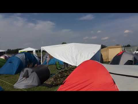 Pole namiotowe na kempie