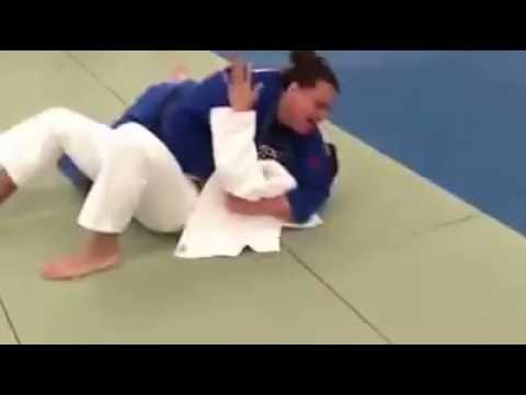 Vanessa Zambotti vs "El Pantera" Rodríguez