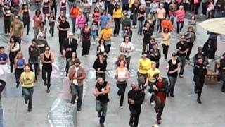 Download lagu Flashmob in Hollywood mp3
