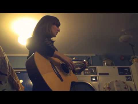 Annie Dressner - When I See Stars (Live at The Old Cinema Launderette)