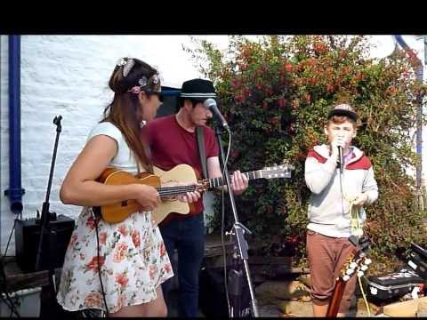 "CIRCLE OF LIFE"..Andrea Soler featuring Zaq Dixon