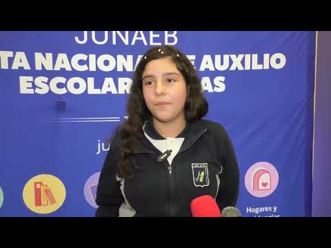 Setenta estudiantes de Santa Juana reciben su primer computador gracias al programa Becas TIC