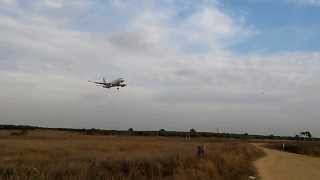 preview picture of video 'Aterrizaje Vueling en Aeropuerto de Sevilla-San Pablo (SVQ) | Lading Vueling'