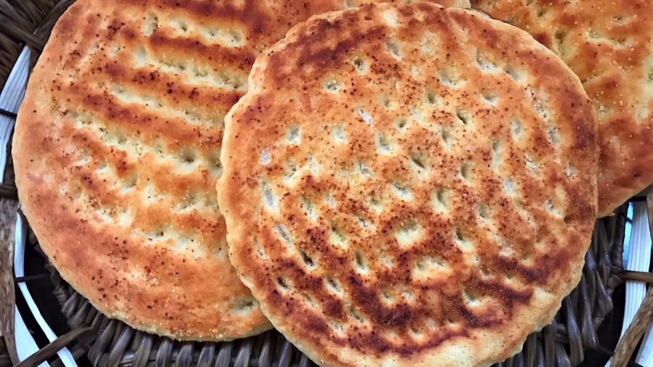1st time on YouTube |Kashmiri Cxot(Girda) | Kashmri Kander Csot |How to make kashmiri Roti at Home