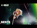 Bente live met themalied ‘Hoogtevrees’ | 3FM Serious Request | NPO 3FM