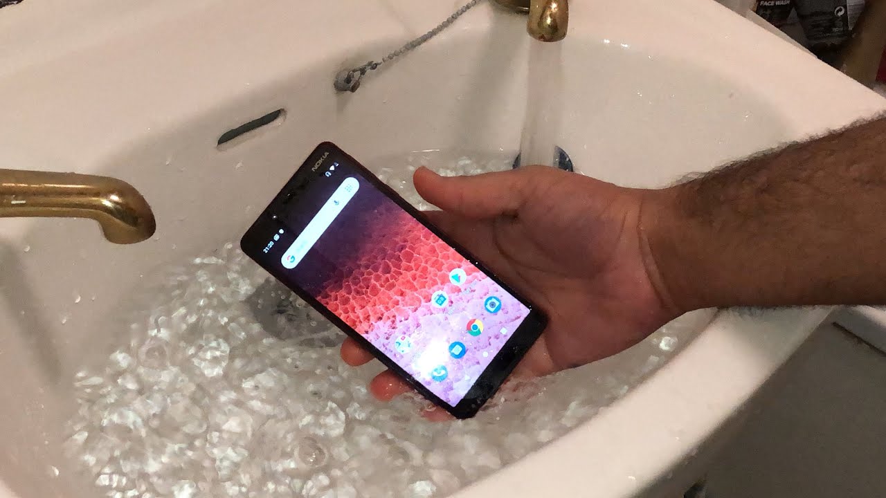 Nokia 1 Plus - Water Test [HD]