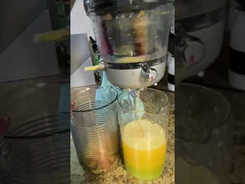 En train de préparer un jus :)
