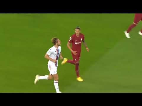 Joachim Andersen provokes Darwin Núñez till red card