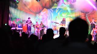 KC and the Sunshine Band - It&#39;s the Same Old Song - 8/23/2014