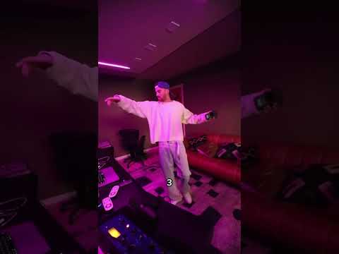 The Drop on #thechainsmokers and #bludnymph new song is too good😱🧨🎶 #newmusic