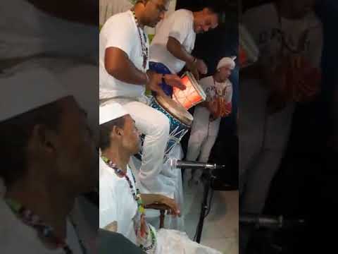 chamim de aganjú rezando a orixa xango ..pai David de Ogum.