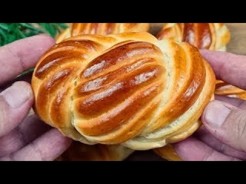 Milk-Enriched Braided Bread Rolls: Butter, Eggs, and a 1-Hour Rise for Pillowy Softness