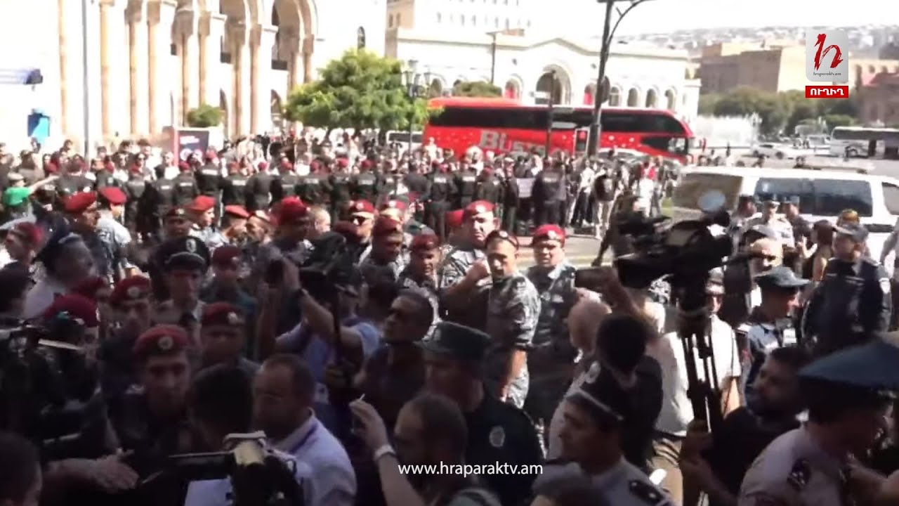 Կարմիր բերետավորները բիրտ ուժ կիրառելով բերման ենթարկեց քաղաքացիներին