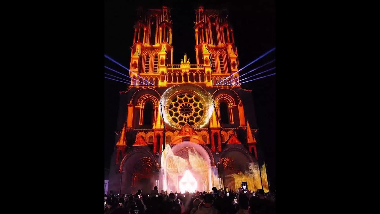 Projection mapping by artist Jeremie Bellot