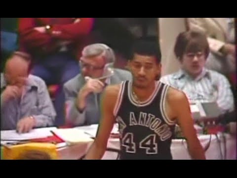 George Gervin (32pts) vs. 76ers (1979 Playoffs)