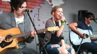To Die For-Tonight Alive (Acoustic at Fist 2 Face )