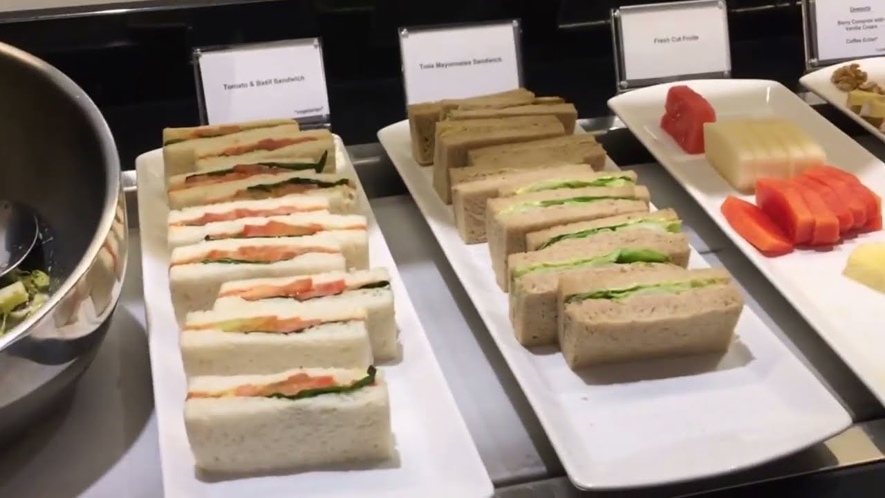 British Airways Singapore Lounge and Concorde Bar thumbnail