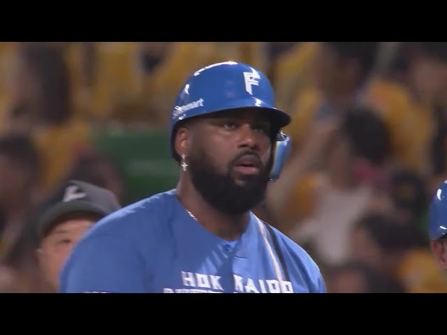 【8回表】起用に応える一打!! ファイターズ・レイエス 勝ち越しのタイムリーヒット!!  2024年8月3日 福岡ソフトバンクホークス 対 北海道日本ハムファイターズ
